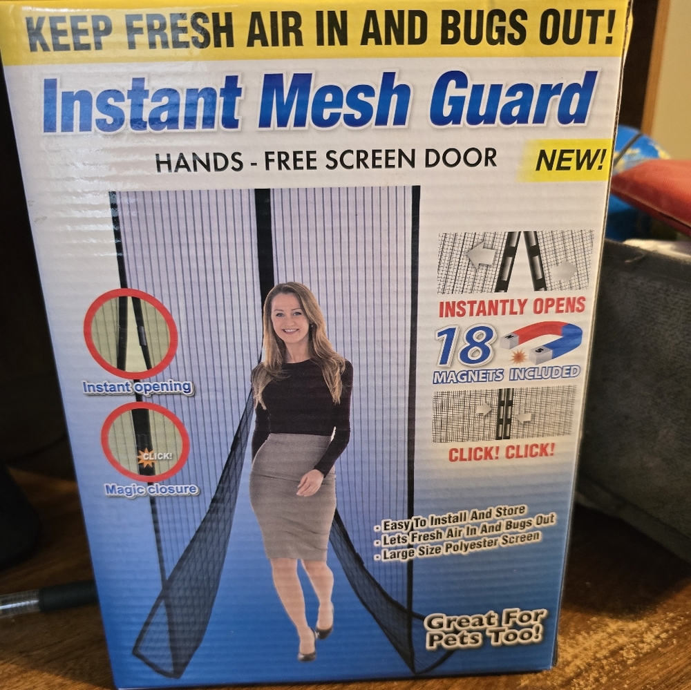 Instant Mesh Guard Hands-Free Screen Door - Black